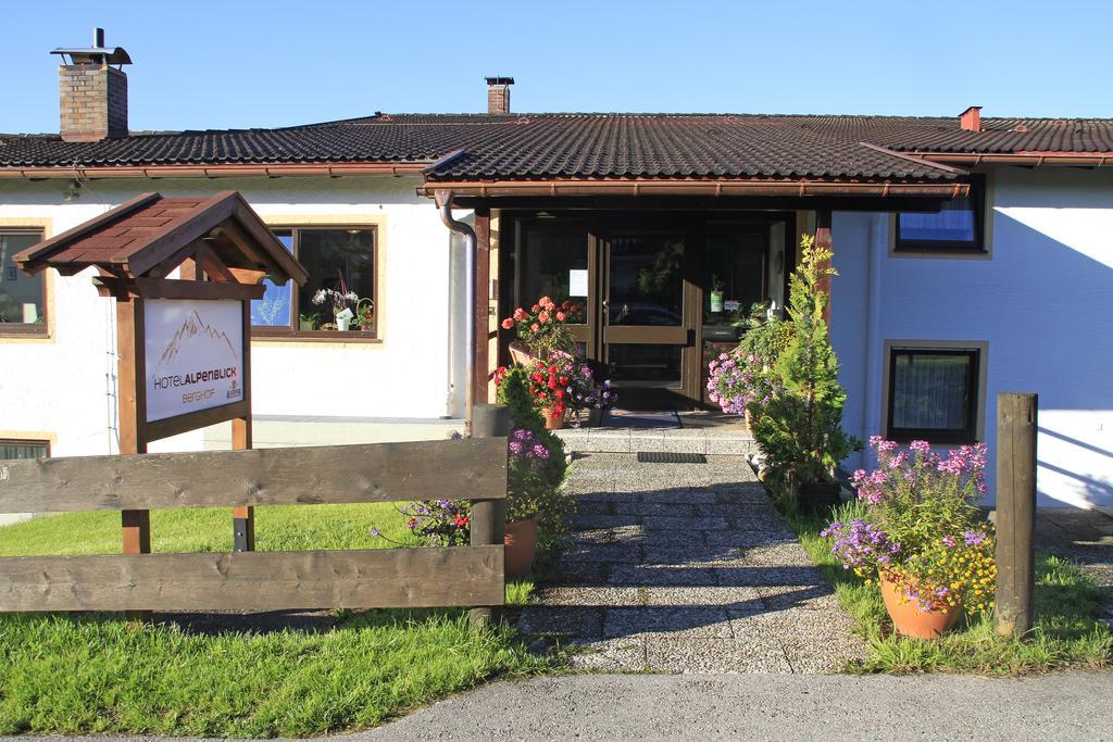Hotel Alpenblick Berghof Хальблех Номер фото